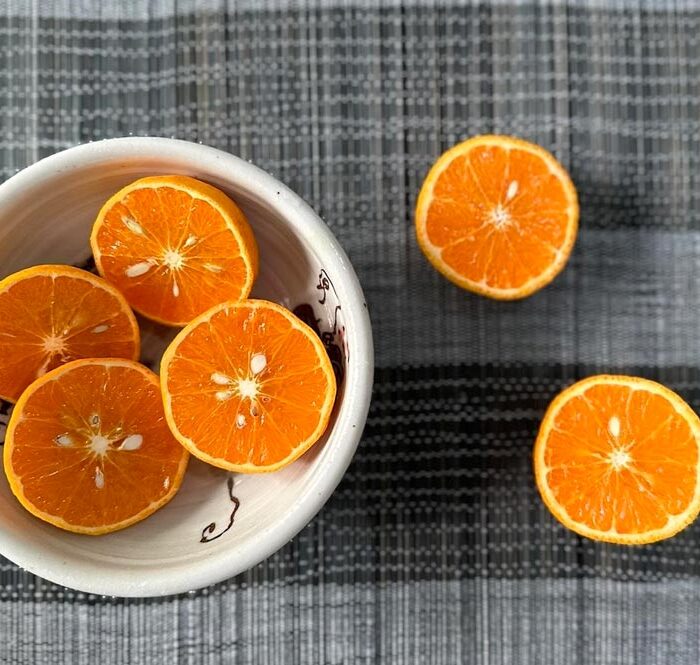 Cam, chanh và bưởi giàu vitamin C và chất chống oxy hóa, hỗ trợ chức năng miễn dịch. Ảnh: Anh Chi