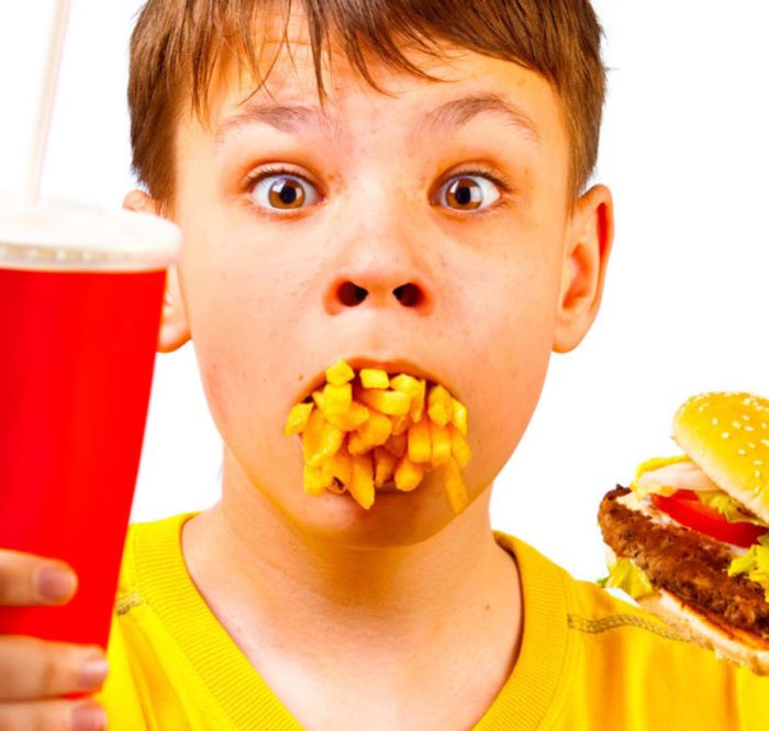 4 thói quen ăn uống có hại cho sức khỏe