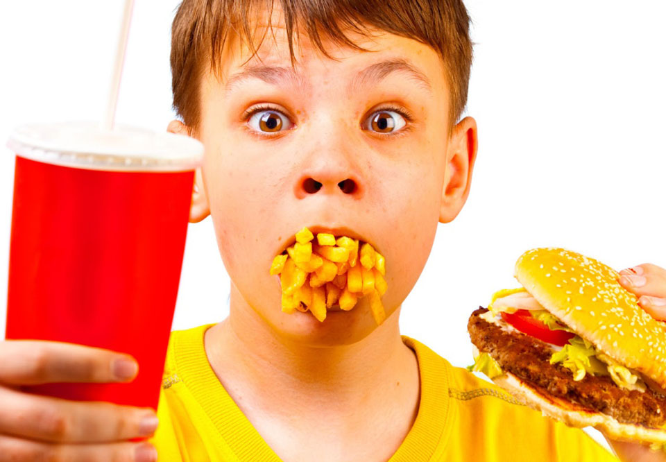 4 thói quen ăn uống có hại cho sức khỏe