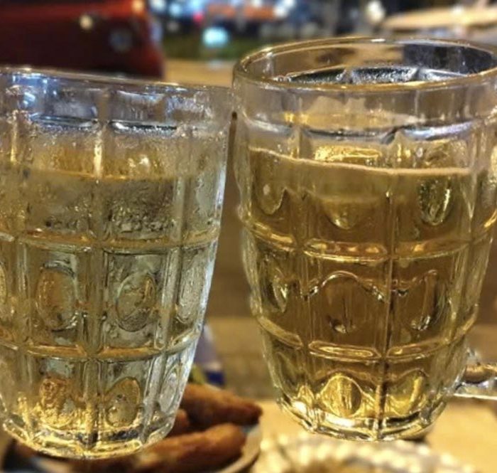 Cồn (ethanol) thực chất là chất ức chế hệ thần kinh trung ương. Ảnh: Anh Thư