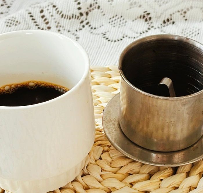 Cách uống cafe hạn chế răng ố vàng